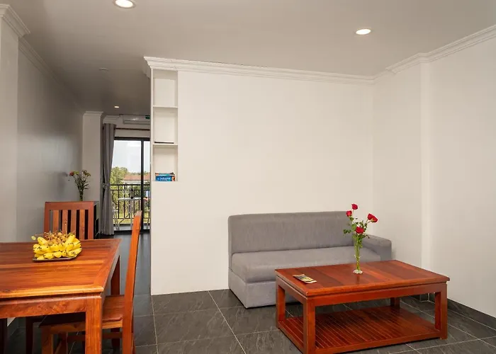 Finery Hotel 3*